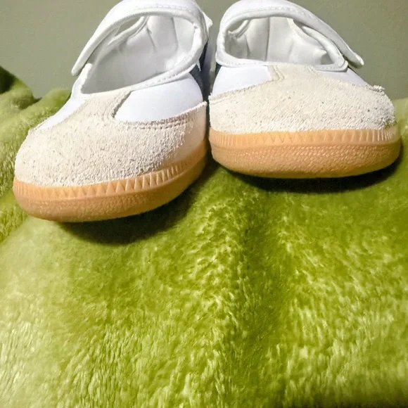 Adidas Samba Mary Jane Sneaks White/Black size 8 posh takes 20% I’m firm price - Picture 9 of 11